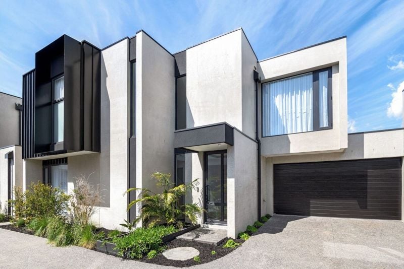 2/8 Frank Street, Safety Beach - Image 1