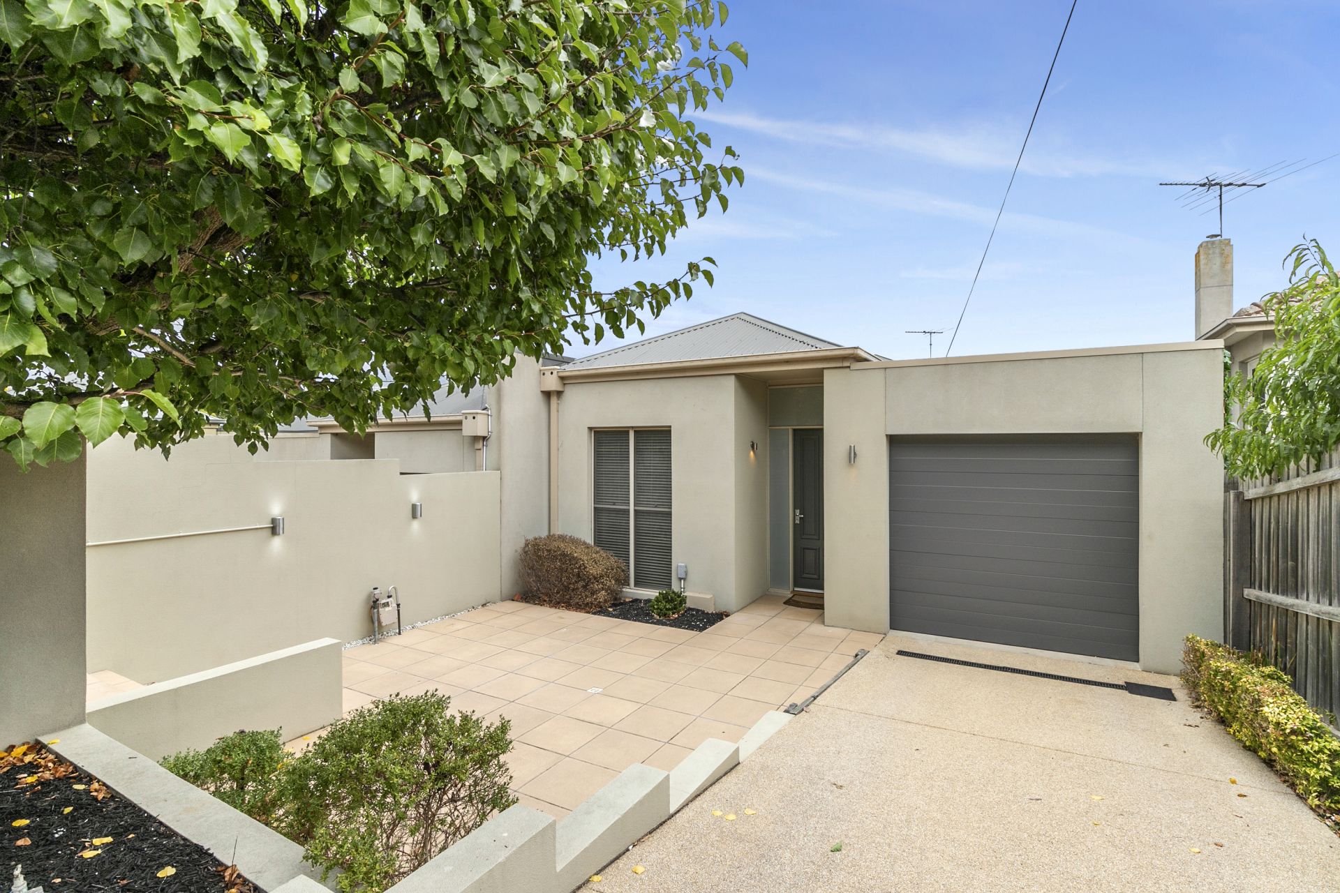 2/61 Austin Street, Newtown - Thumbnail 2