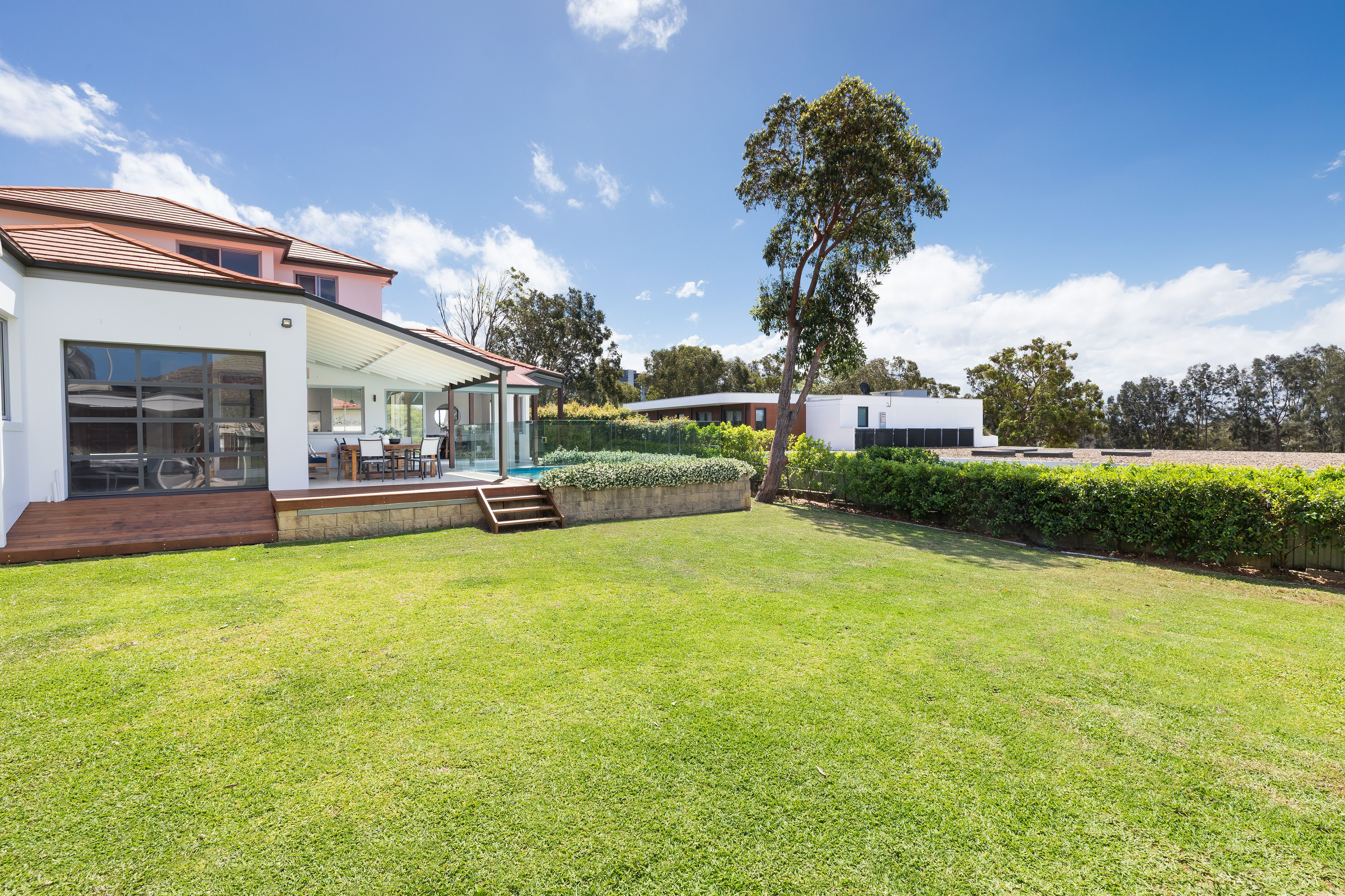 4 Glandore Street WOOLOOWARE 2230