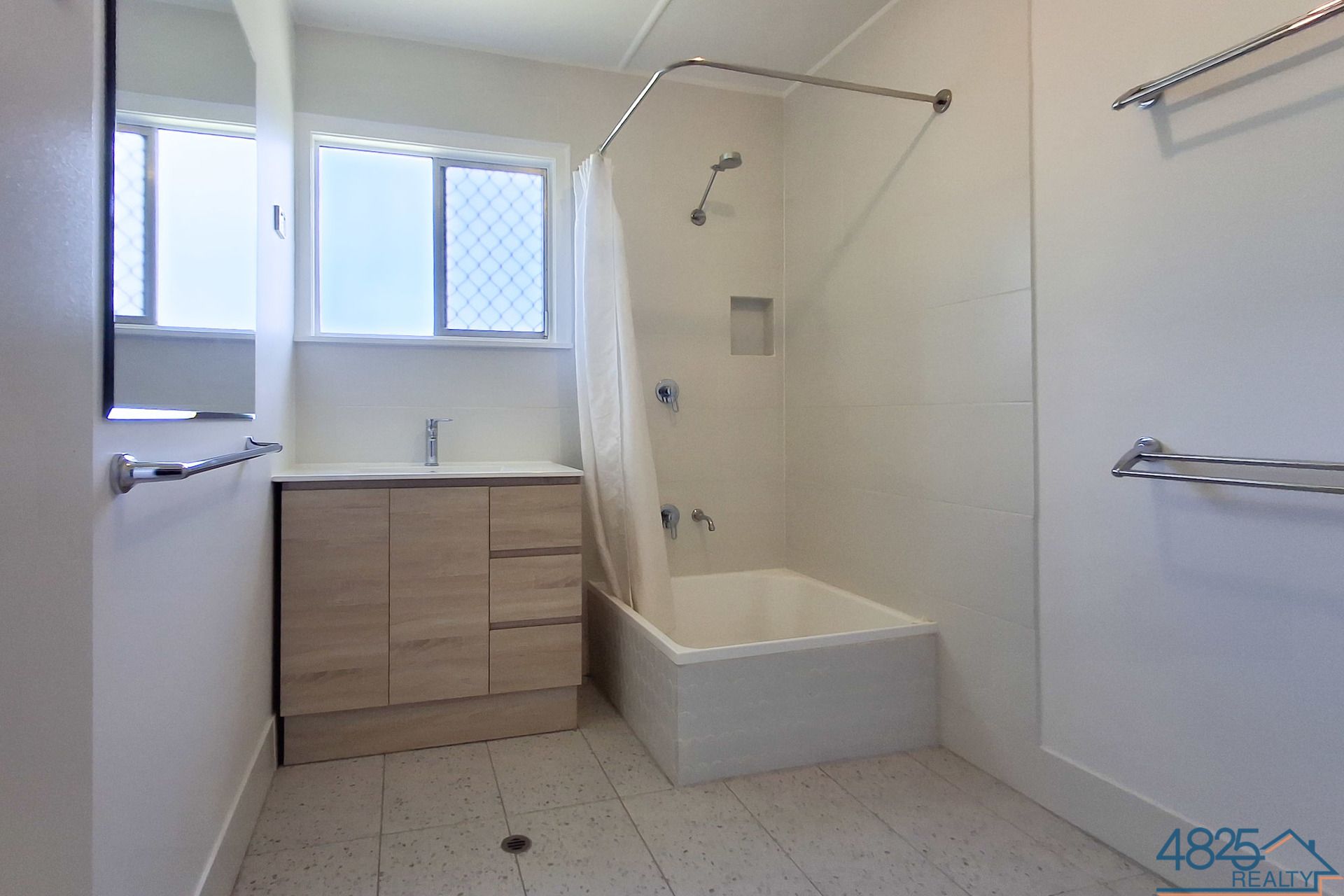 18 Shaw Crescent Mount Isa QLD, Mount Isa City - Thumbnail 7