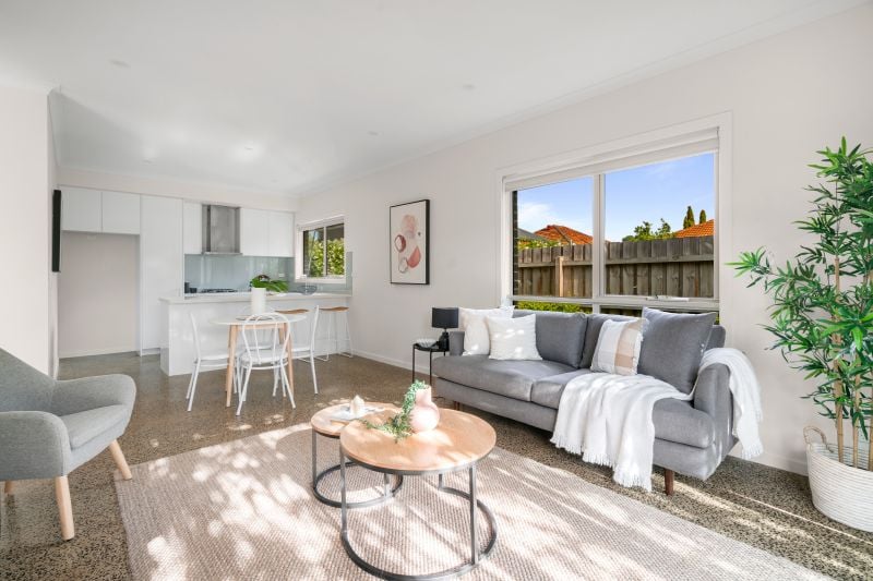 3/35 Whitelaw Street, Reservoir