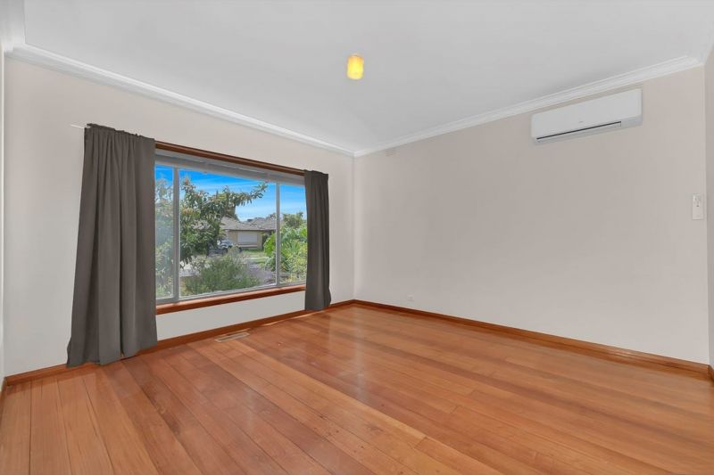 18 Leeson Grove, Lalor