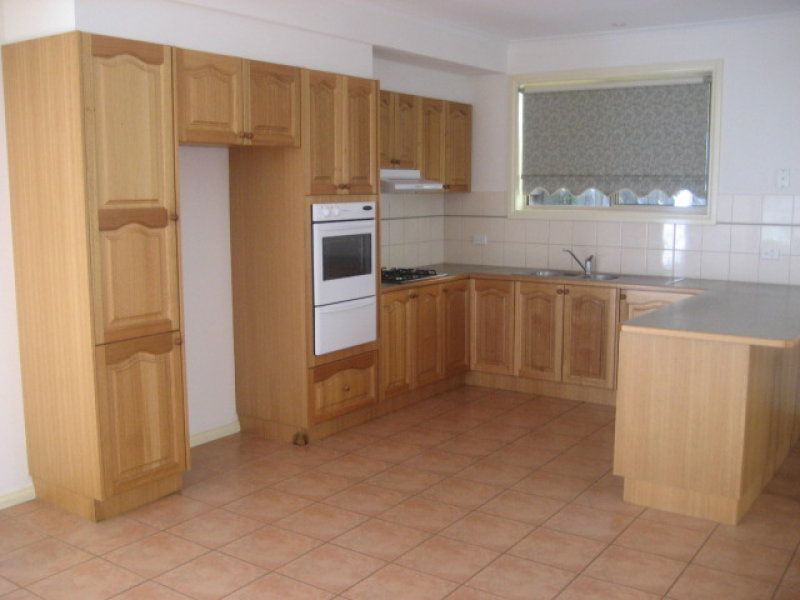 55 Grevillia Drive, Mill Park, Mill Park - Thumbnail 2