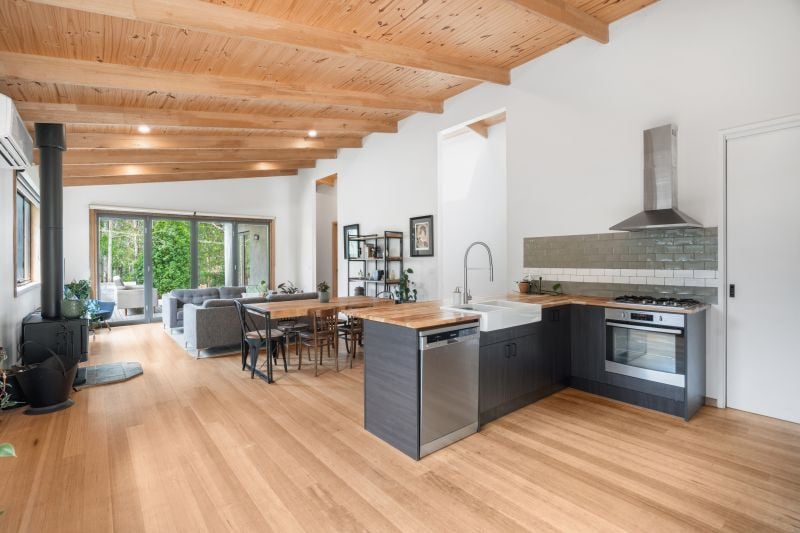 67 Whittlesea-Kinglake Road, Kinglake