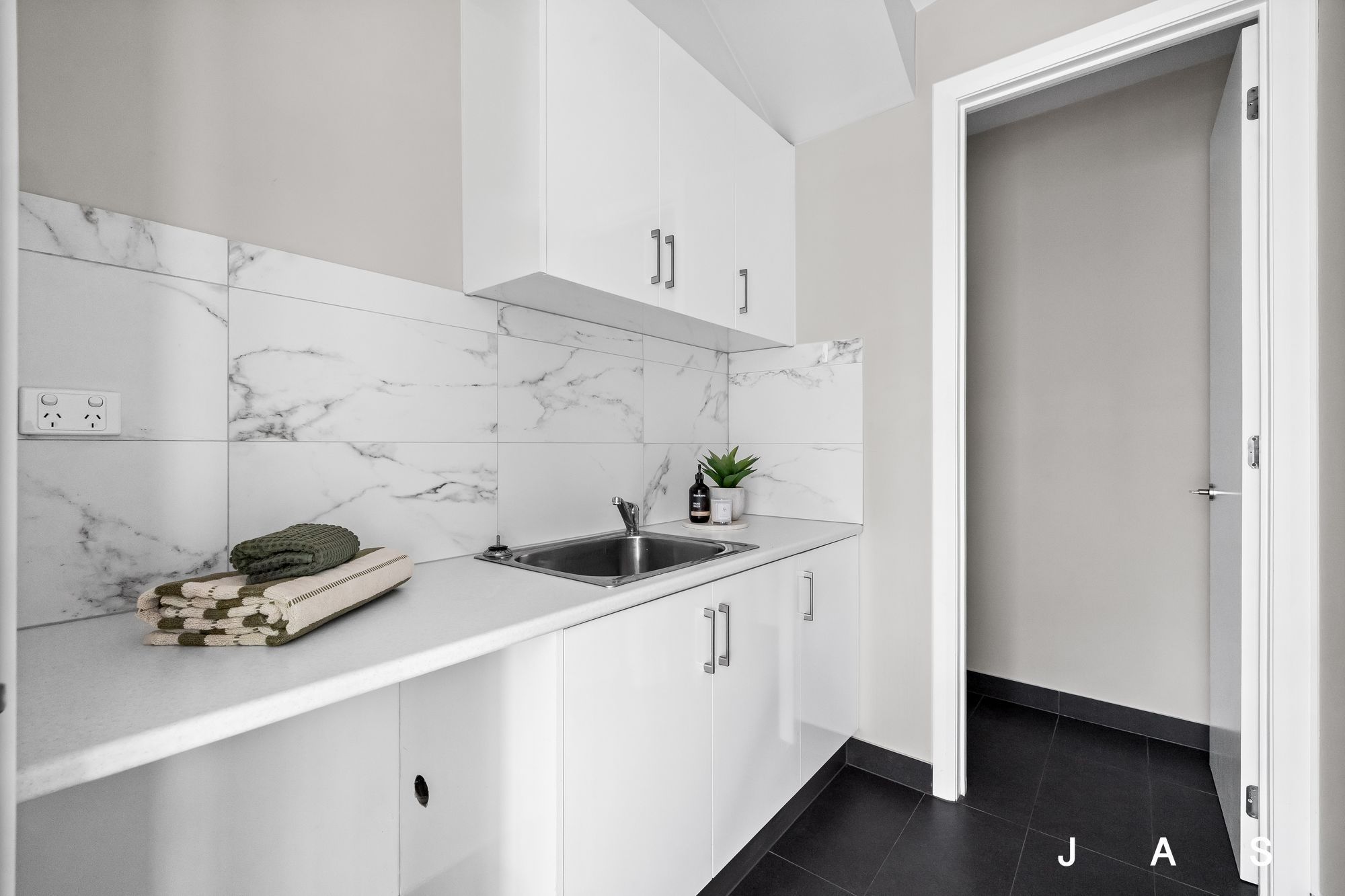 3/2 Coleman Street Maidstone VIC