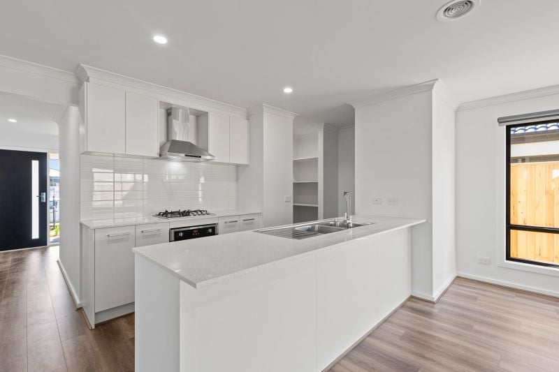 4 Tipperary Drive, Rockbank