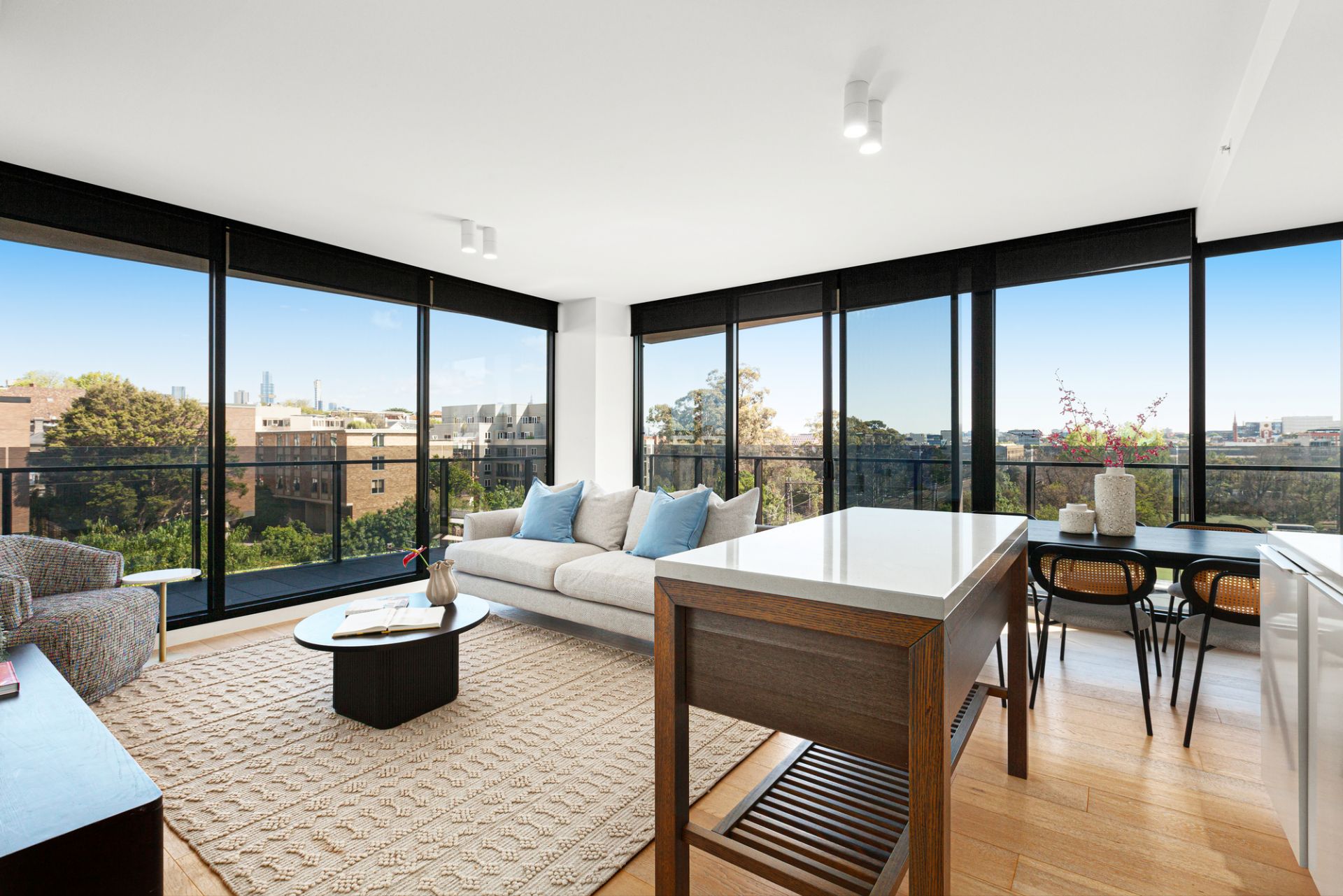 701/18 Yarra  Street, South Yarra, South Yarra - Thumbnail 2