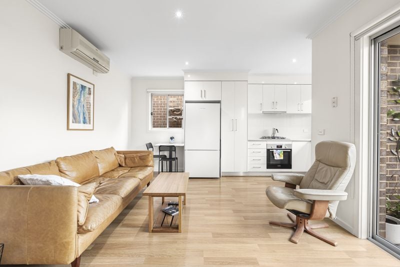 2/1 Palm Street, Thomastown