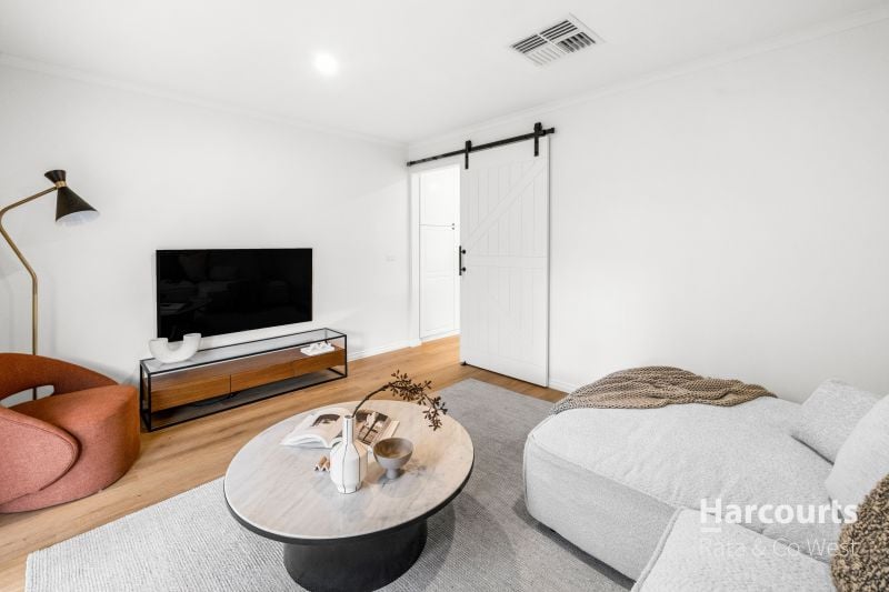 9 Northampton Crescent, Caroline Springs