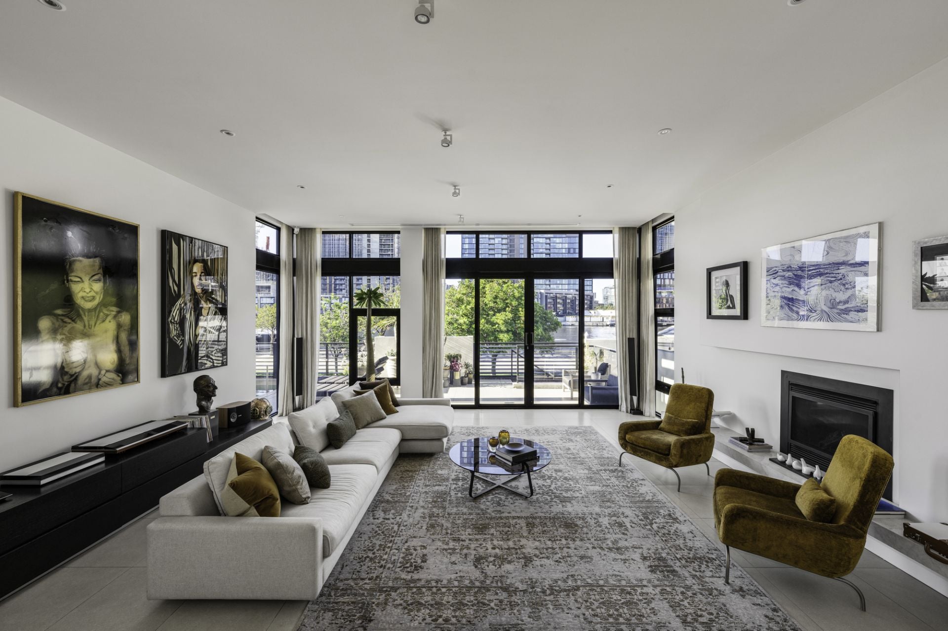 42 South Wharf Drive, Docklands, Docklands - Thumbnail 2