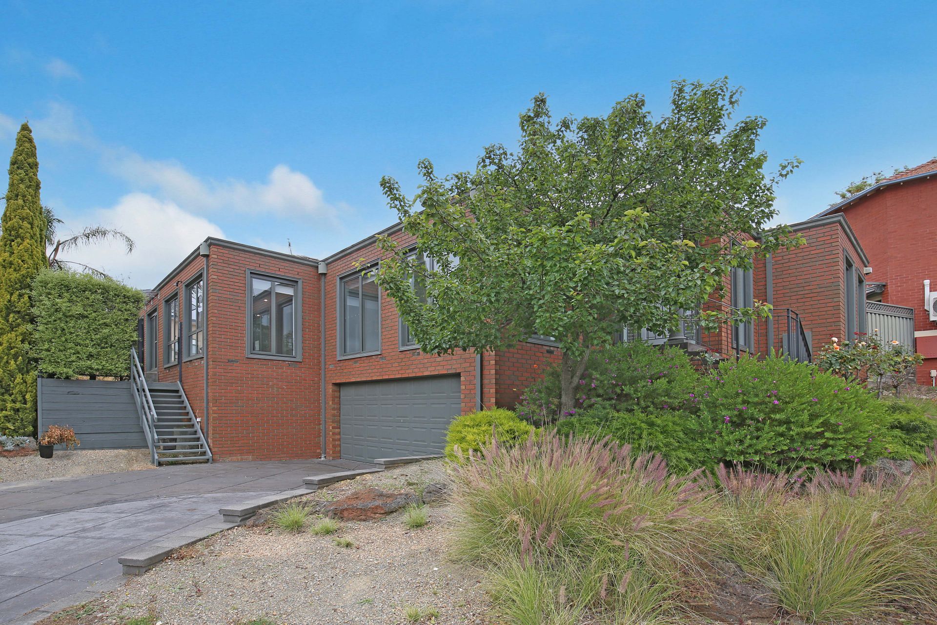 Executive Family Luxury Living in Ivanhoe