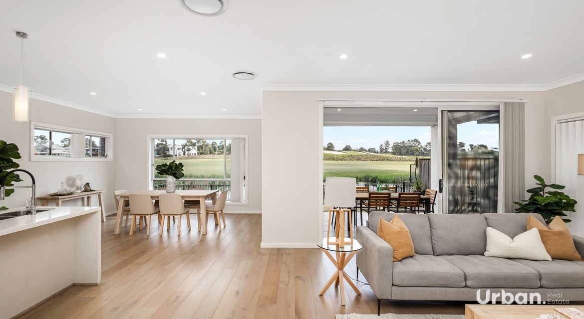 Colebee 25 Sebastian Crescent