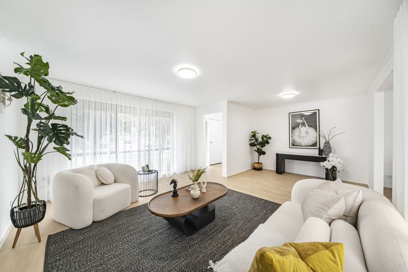 4 Moore Close, Mill Park