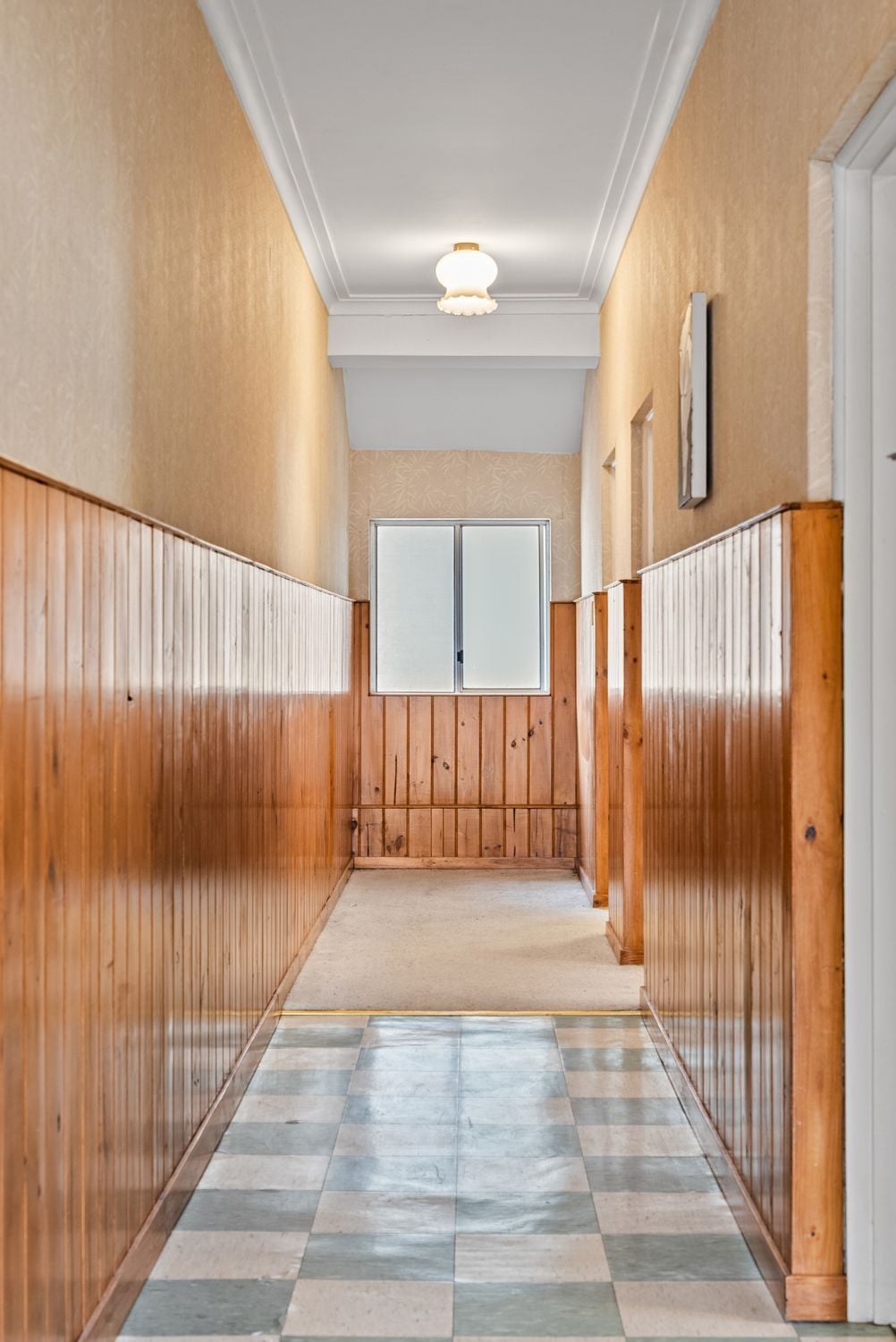 2 HOMES IN ONE ( 2 INCOMES $$$$ )
or SELF-CONTAINED IN-LAW ACCOMMODATION 
or A 5 BEDROOM HOME WITH ROOM FOR ALL