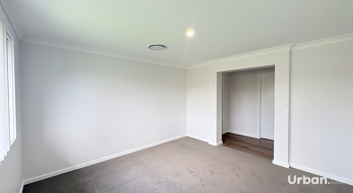 Lochinvar 10 Cahill Close