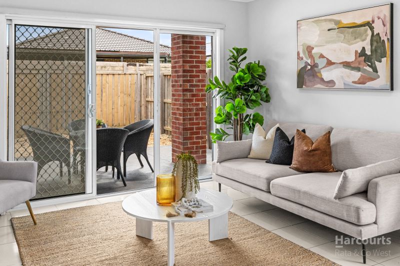 48 Royale Drive, Fraser Rise