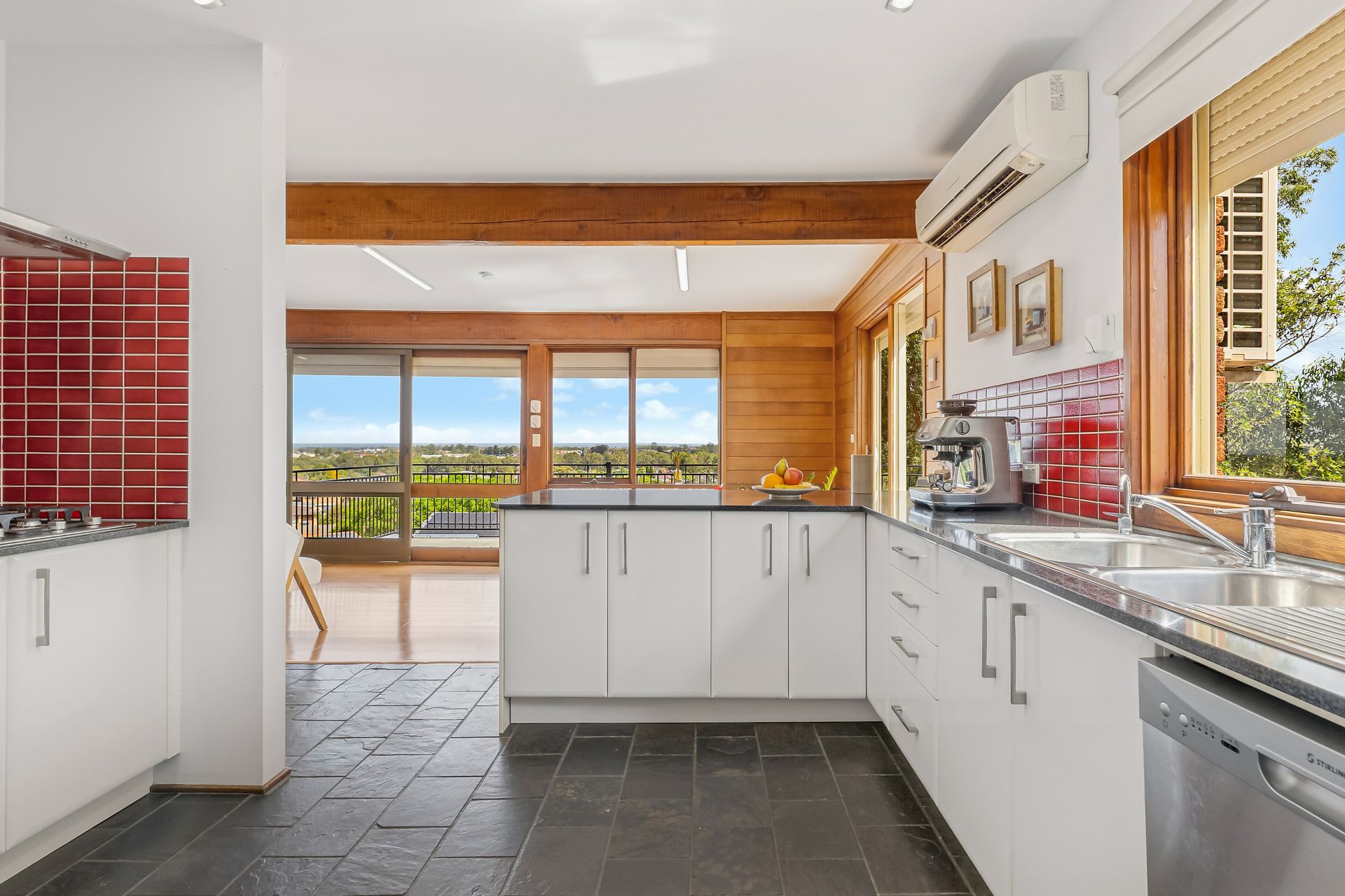 8 Bilpin Place, Bossley Park, Bossley Park - Thumbnail 6