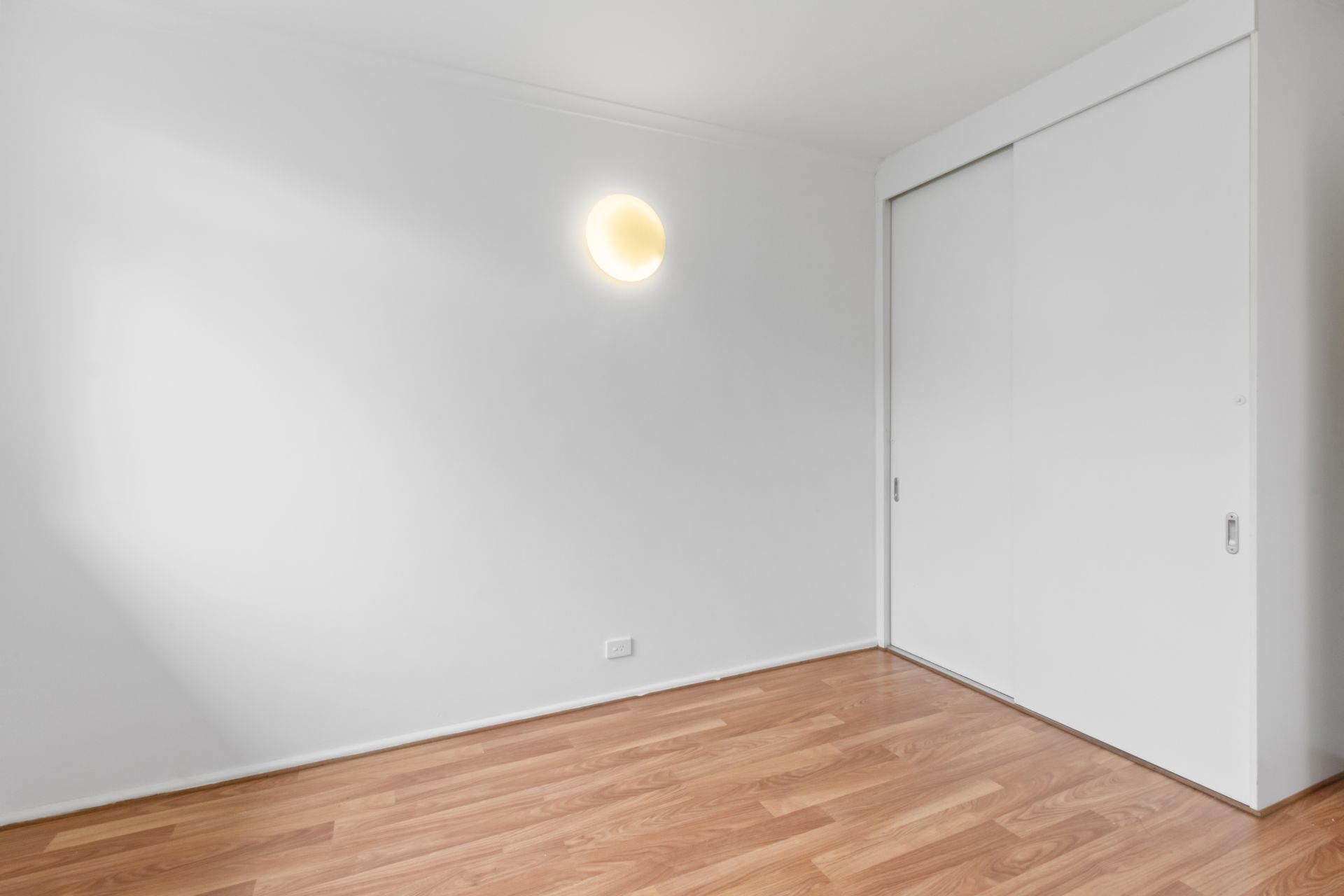Bright & Conveniently Located!