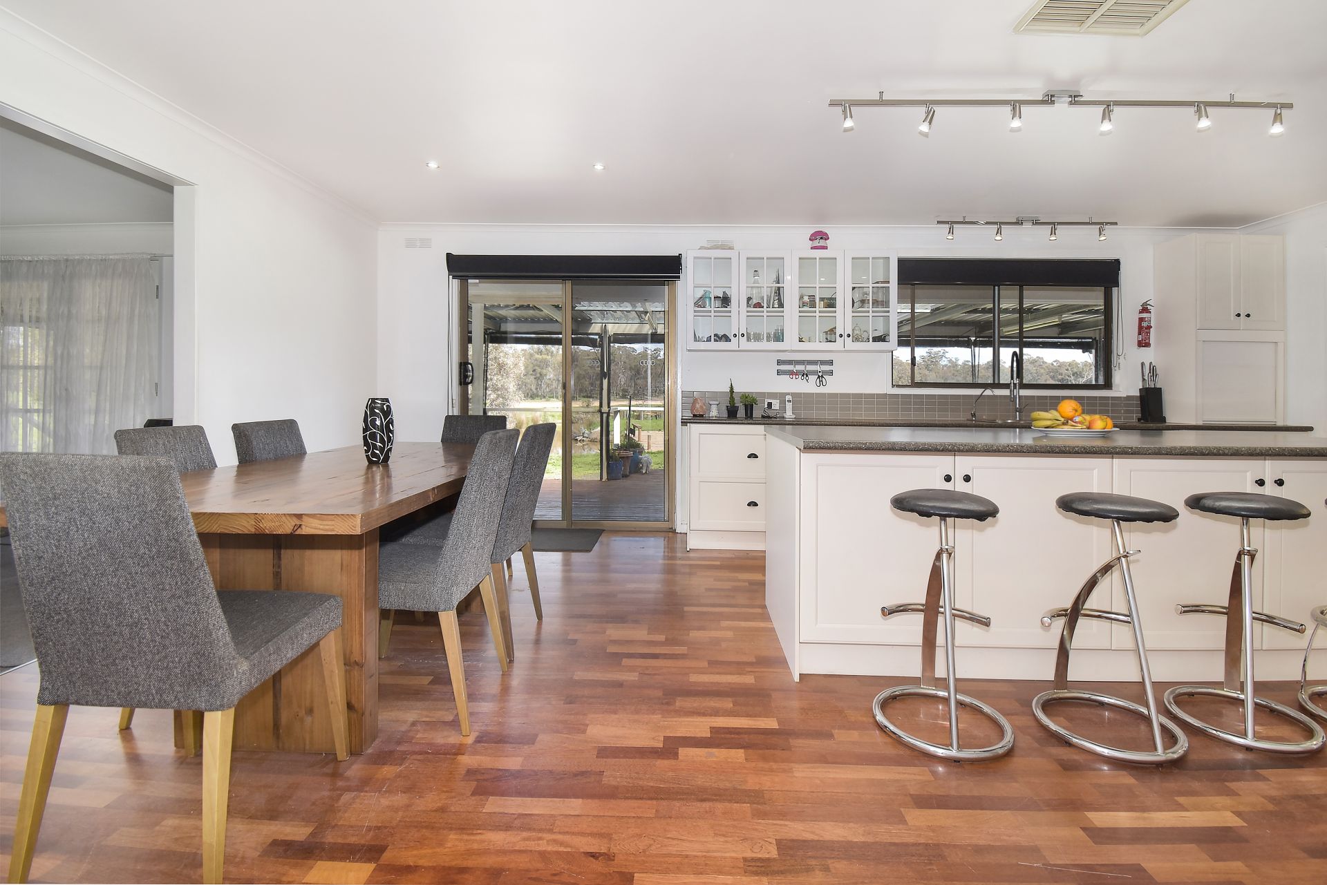 61 Taggart Drive, Daisy Hill - Thumbnail 3