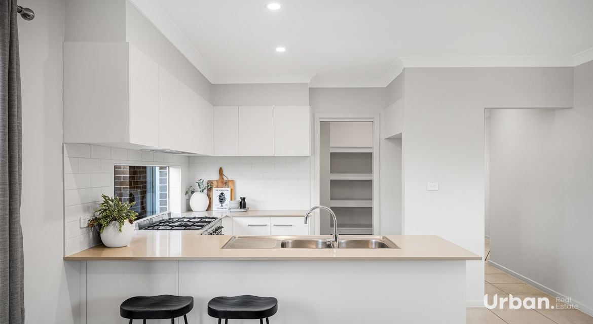Colebee 16 Sandalwood Crescent