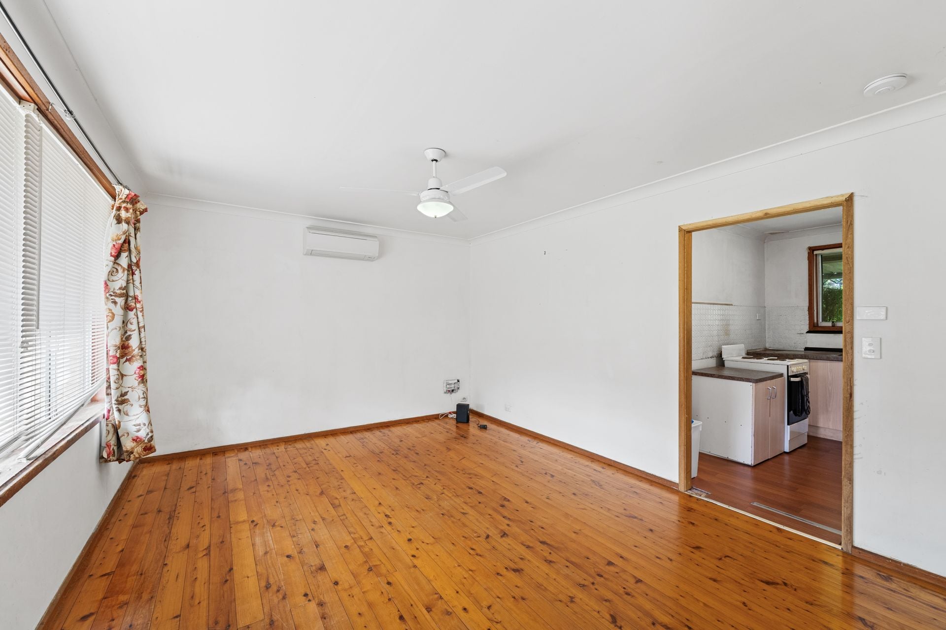 20 Seawind Terrace, Berkeley Vale, Berkeley Vale - Thumbnail 3