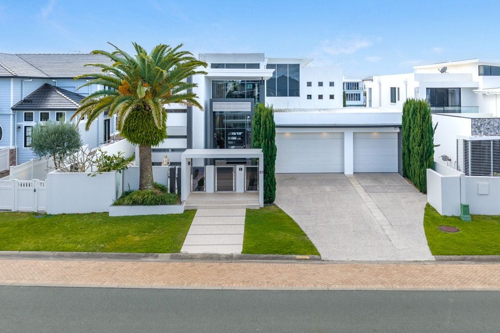 81 The Sovereign Mile, Sovereign Islands QLD 4216