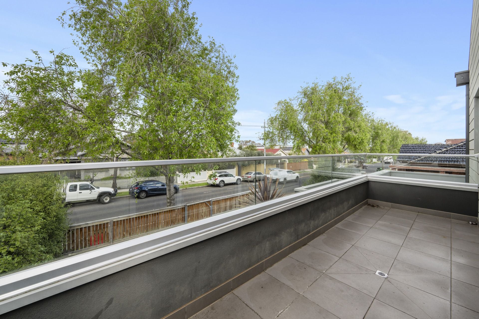 Contemporary 2-Bedroom Townhouse in Prime Thornbury Location