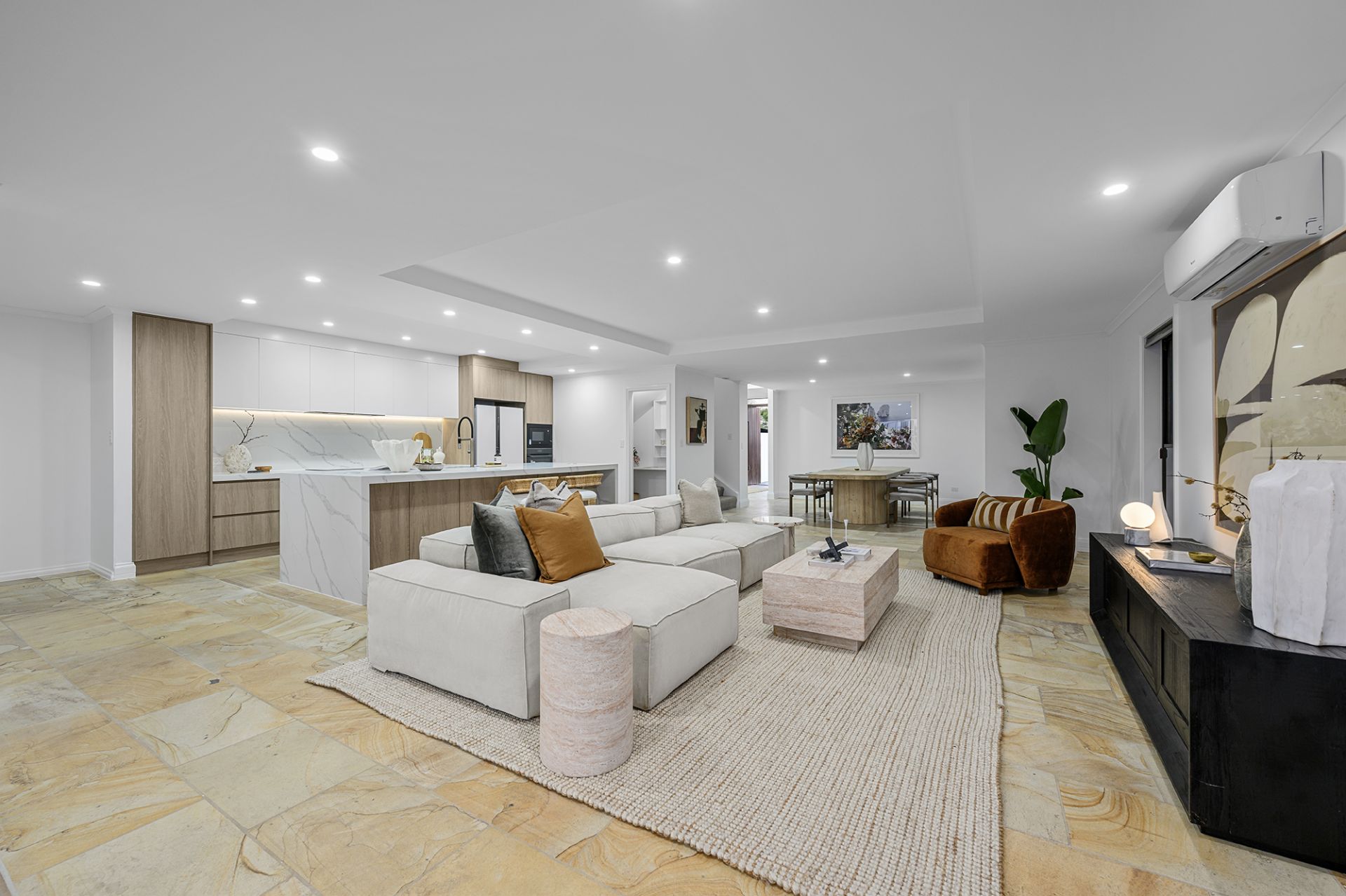 7 Kavieng Crescent, Runaway Bay QLD 4216, Runaway Bay - Thumbnail 2