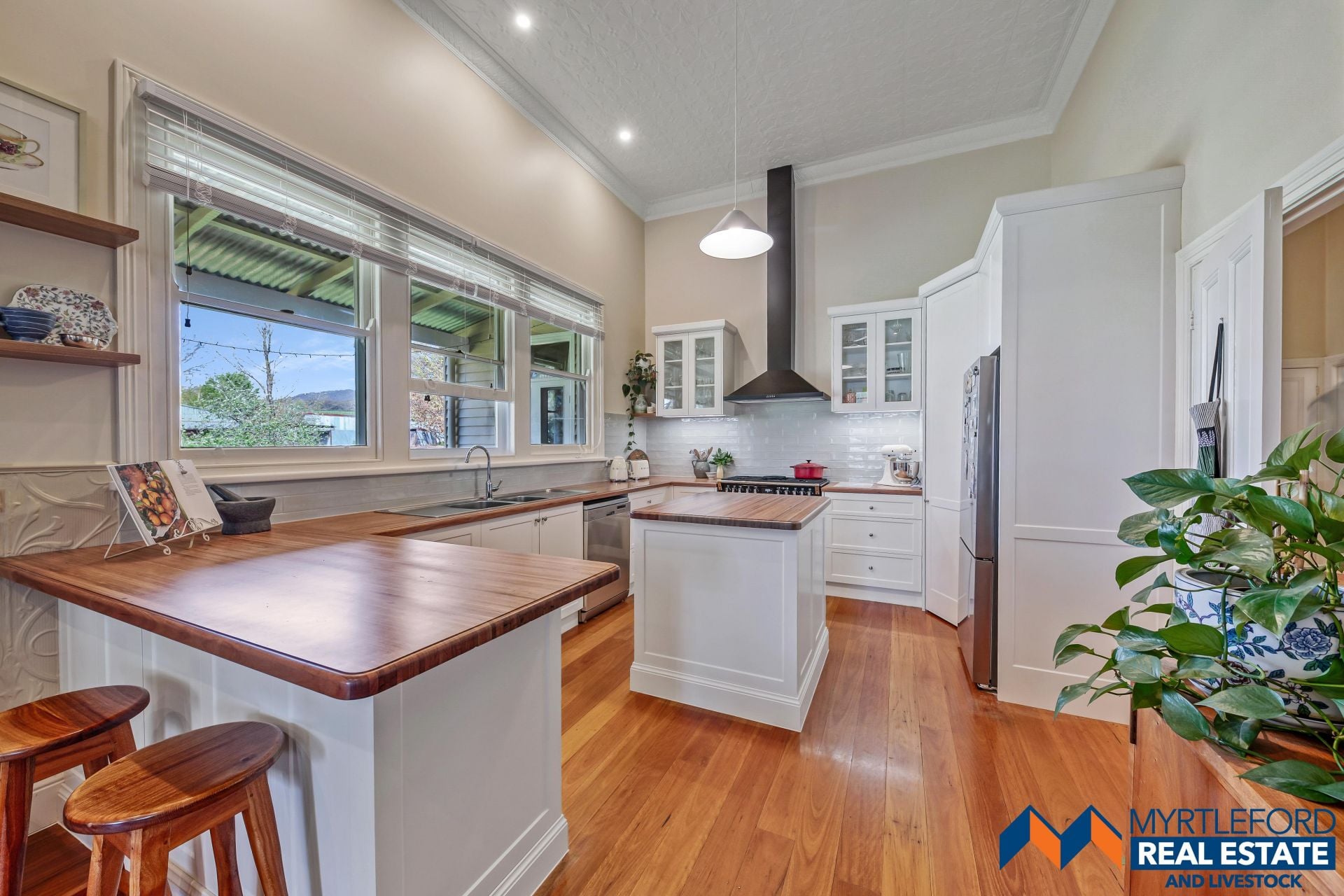 714 Happy Valley Road, MYRTLEFORD, Myrtleford - Thumbnail 8