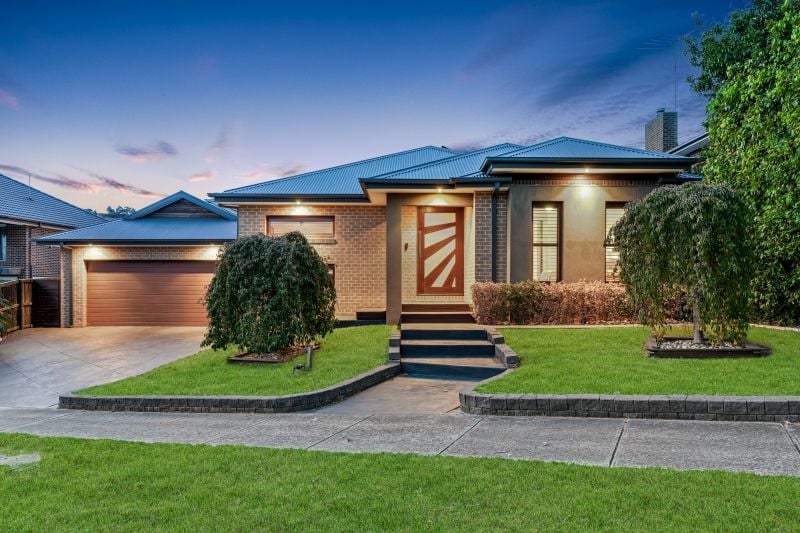2 Rockbank Court, South Morang
