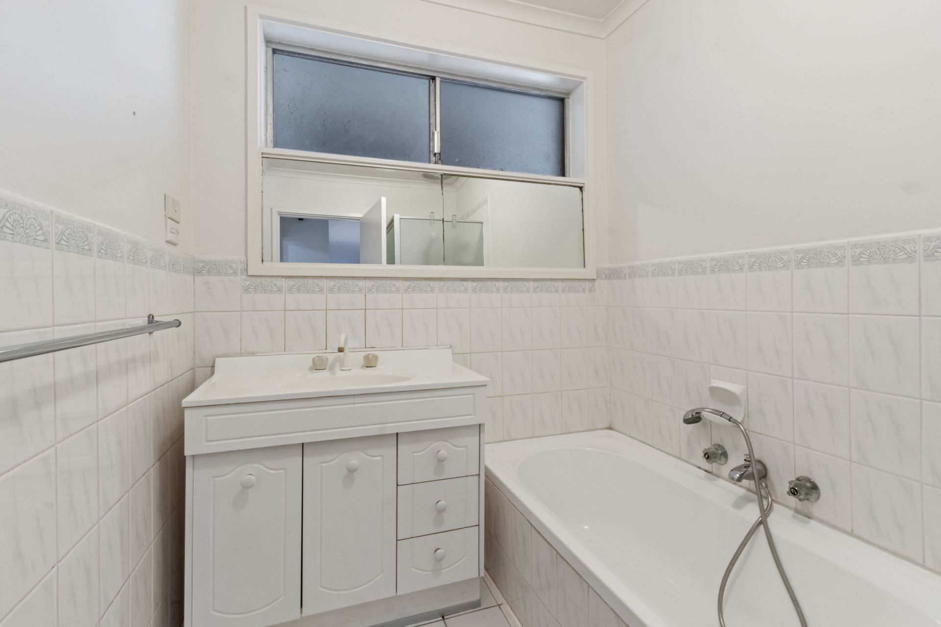 Discover Exceptional Family Living in the Heart of Lalor