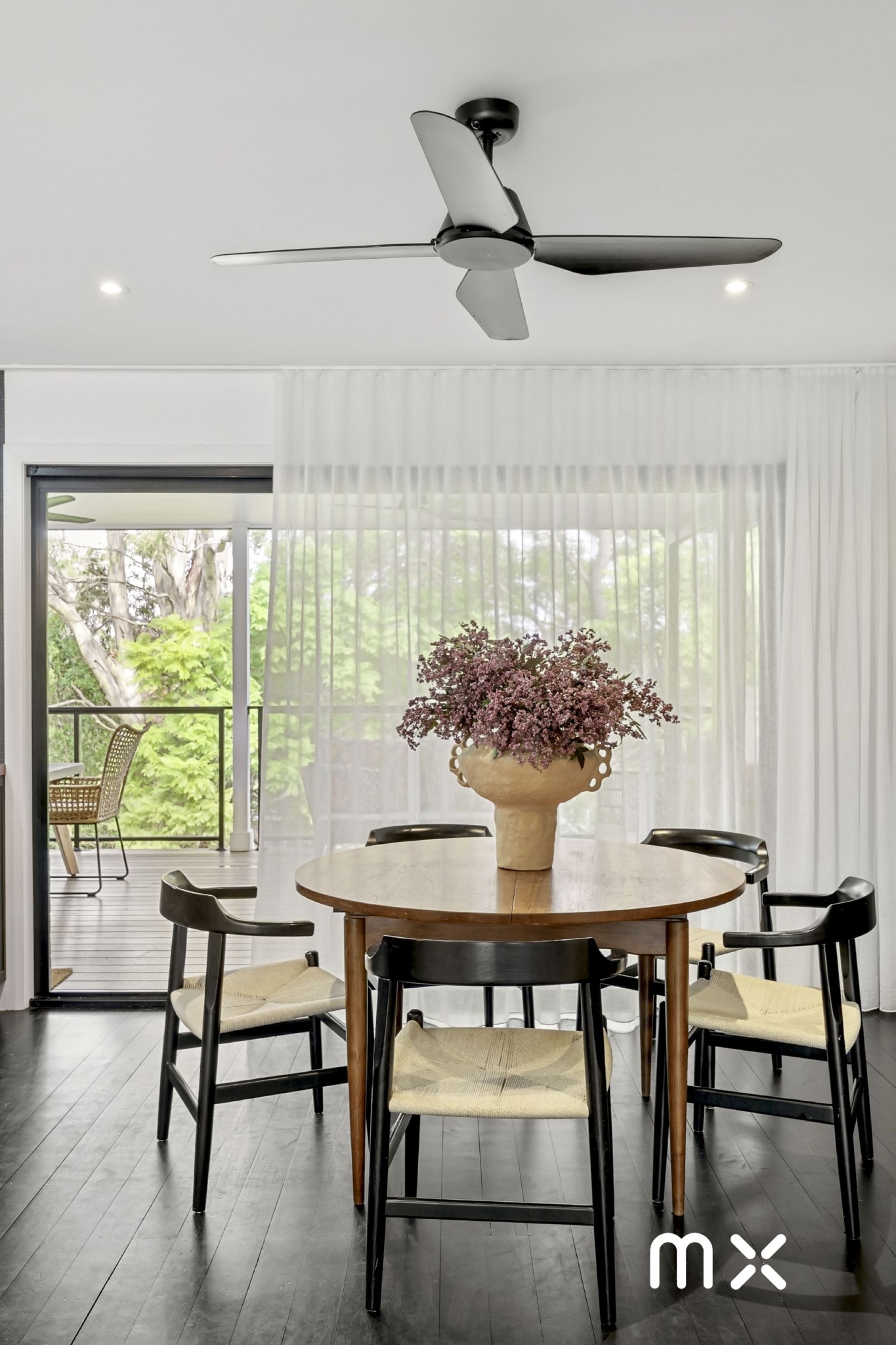 19 Bristol Parade, Farmborough Heights - Thumbnail 8