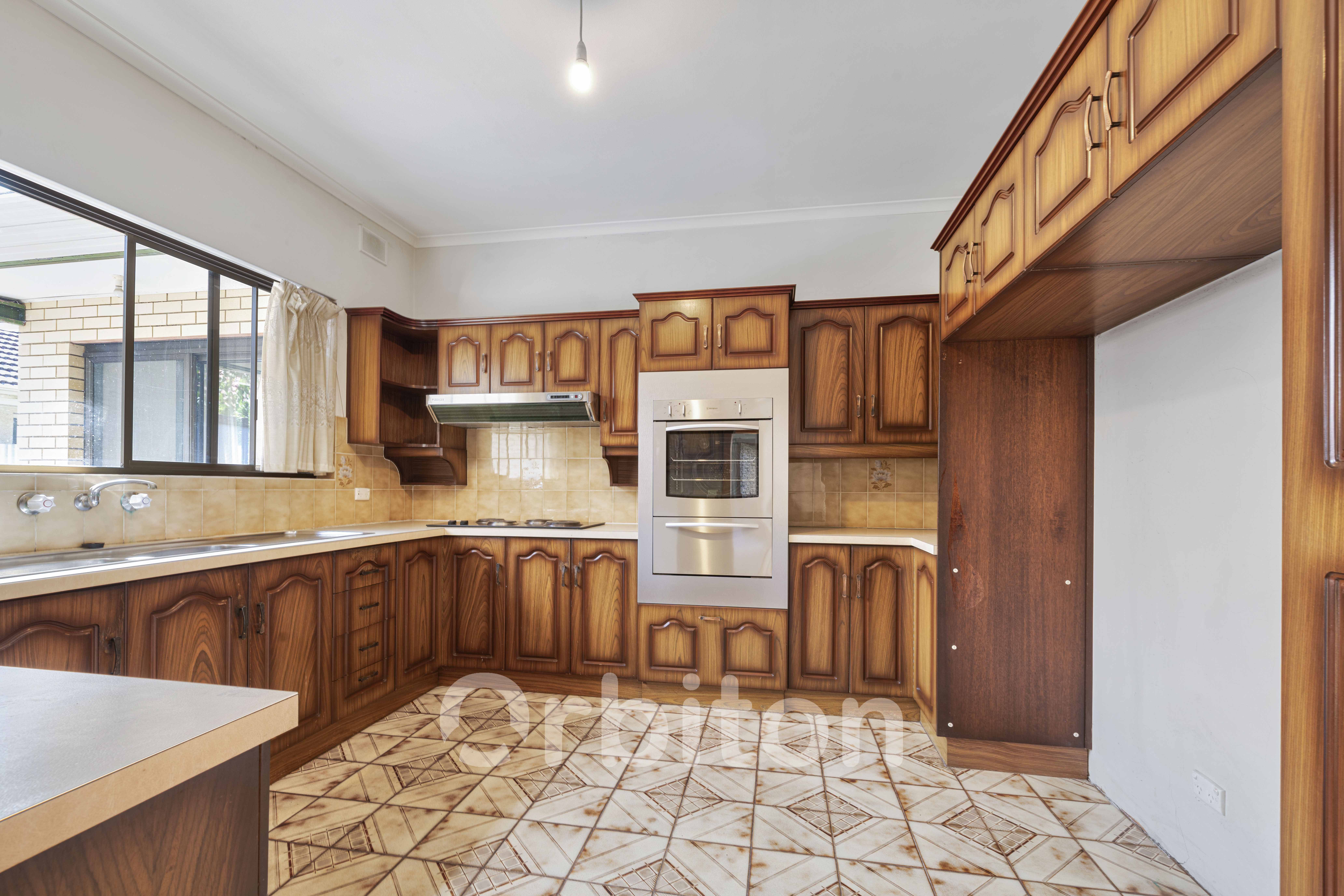 4 Lachlan Ave, Woodville West SA 5011