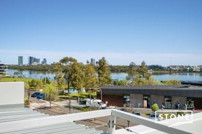 Rhodes 33 Shoreline Drive