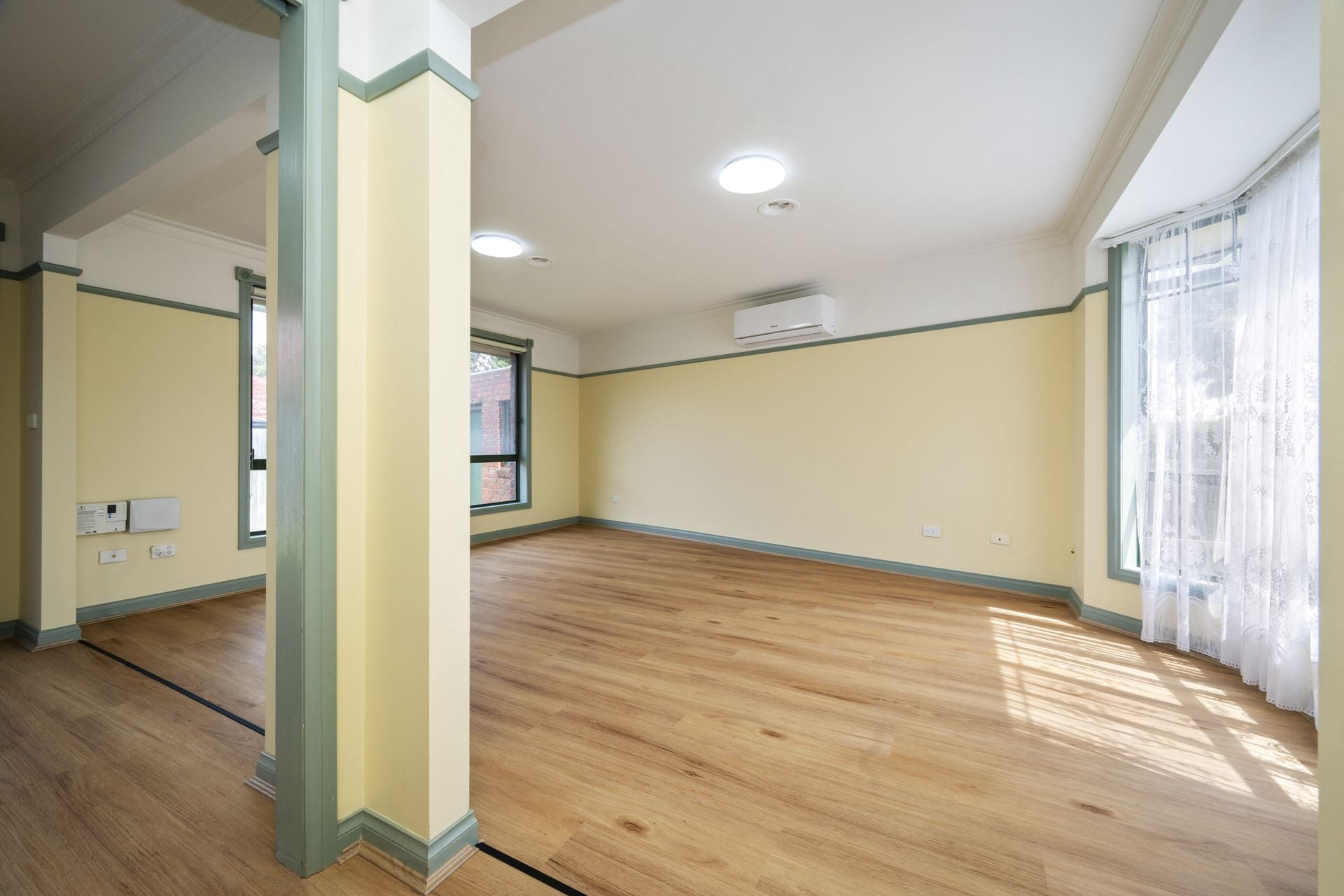 Fresh, Modern Living in a Convenient Location!