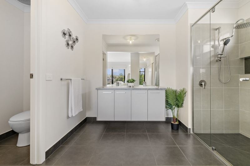 35 Elysee Avenue, South Morang