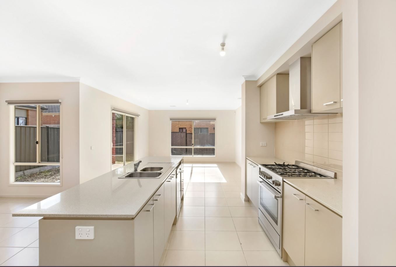 SPACIOUS FAMILY HOME!!