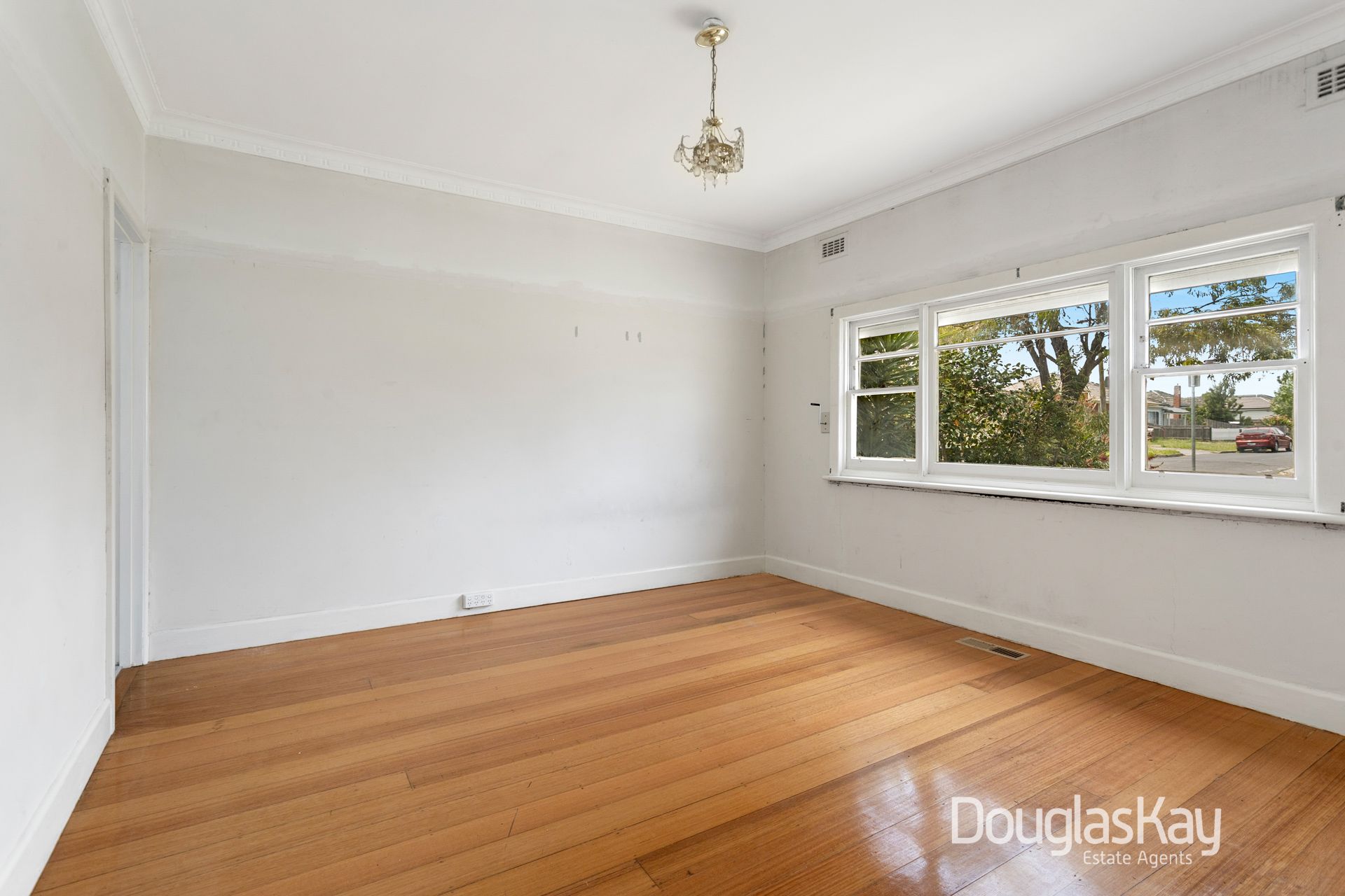 13 Ernest Street, Sunshine VIC, Sunshine - Thumbnail 8