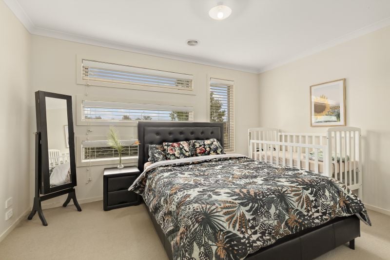 8 Hillgrove Way, Mernda