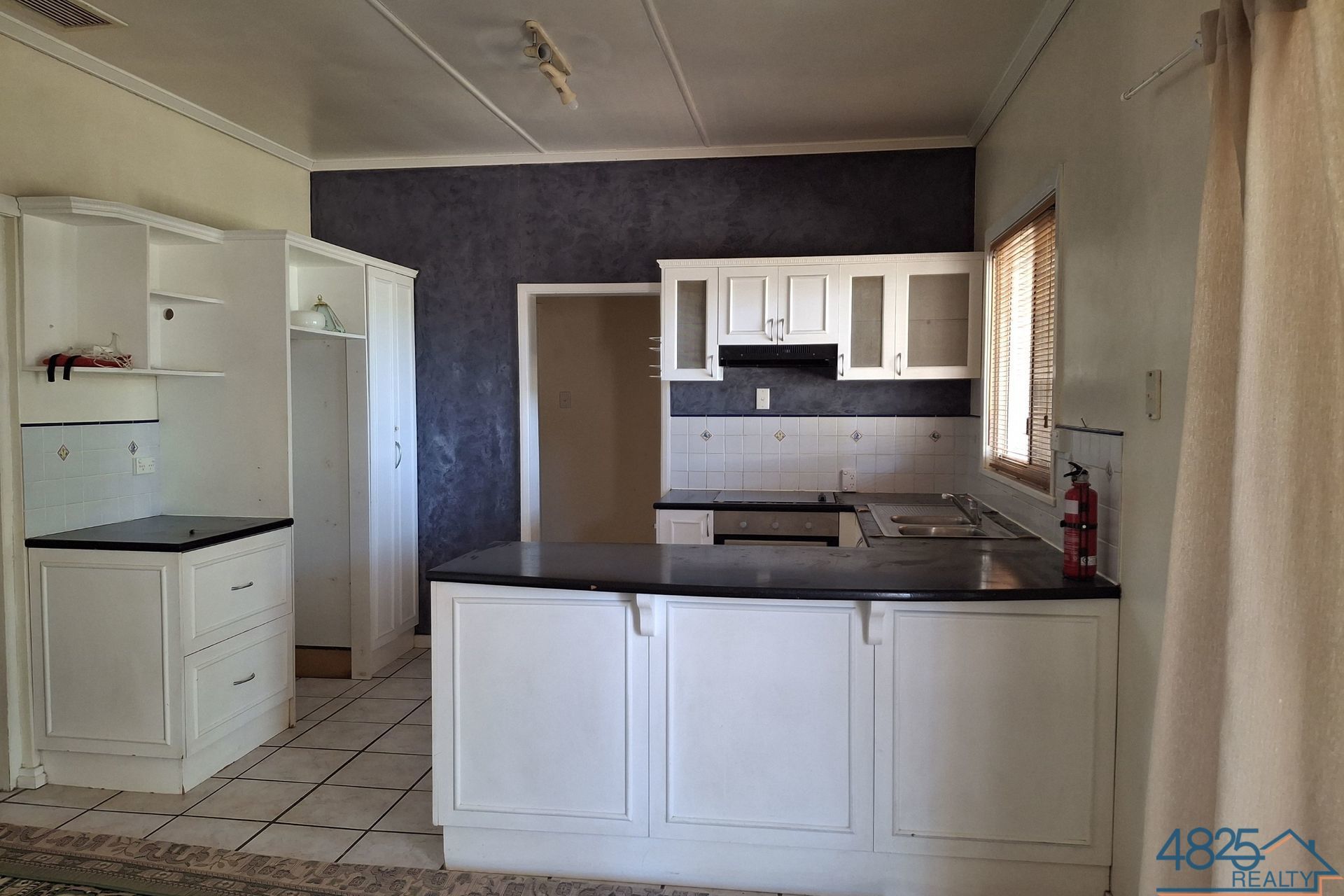 14 Joan Street Mount Isa QLD, Mount Isa City - Thumbnail 4