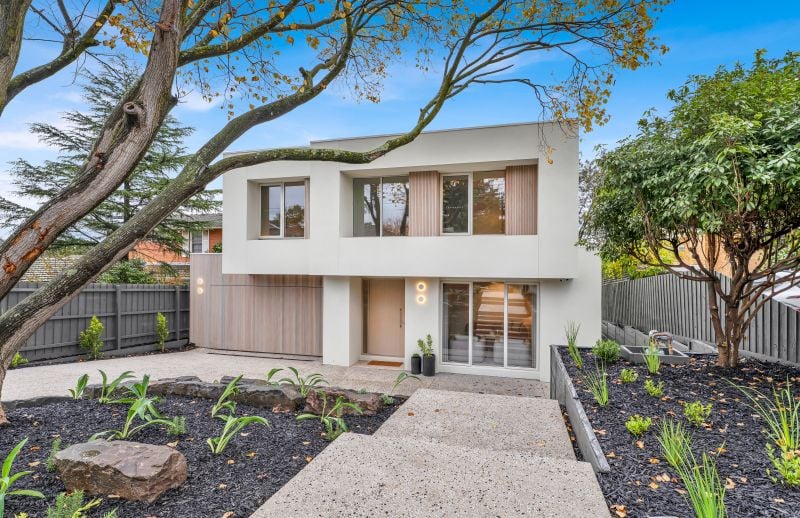 BALWYN NORTH - ONE PRICE. ONE CHANCE. CLOCK'S TICKING.