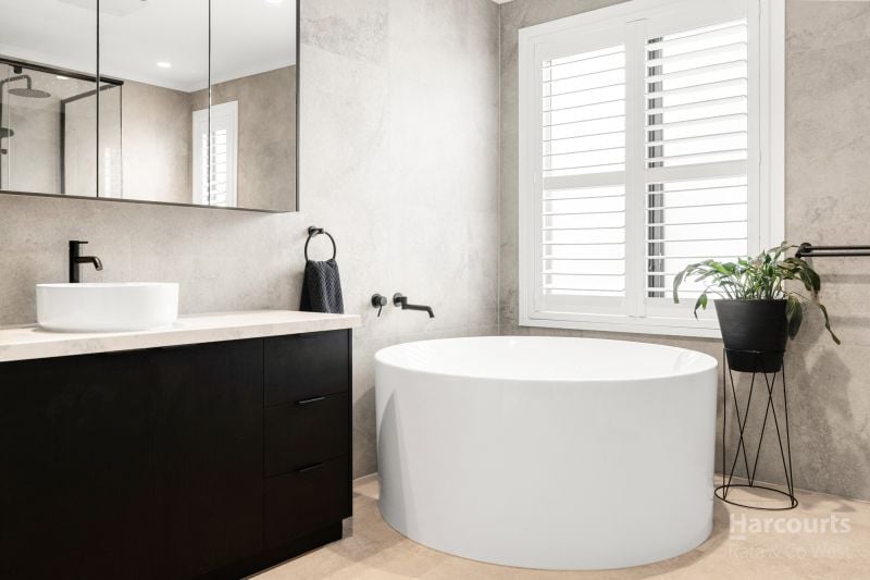 27 Great Barr Crescent, Caroline Springs