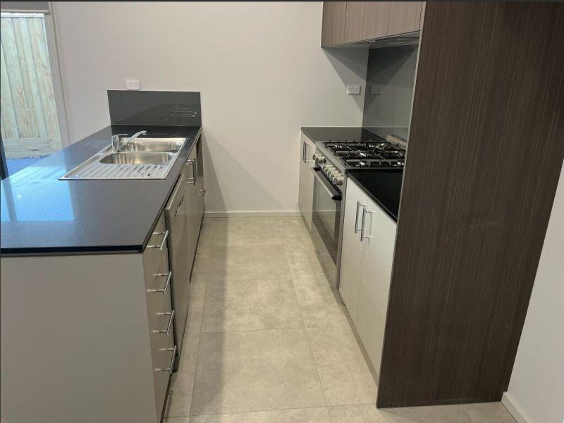 16 Kurnbrook Loop, Wollert