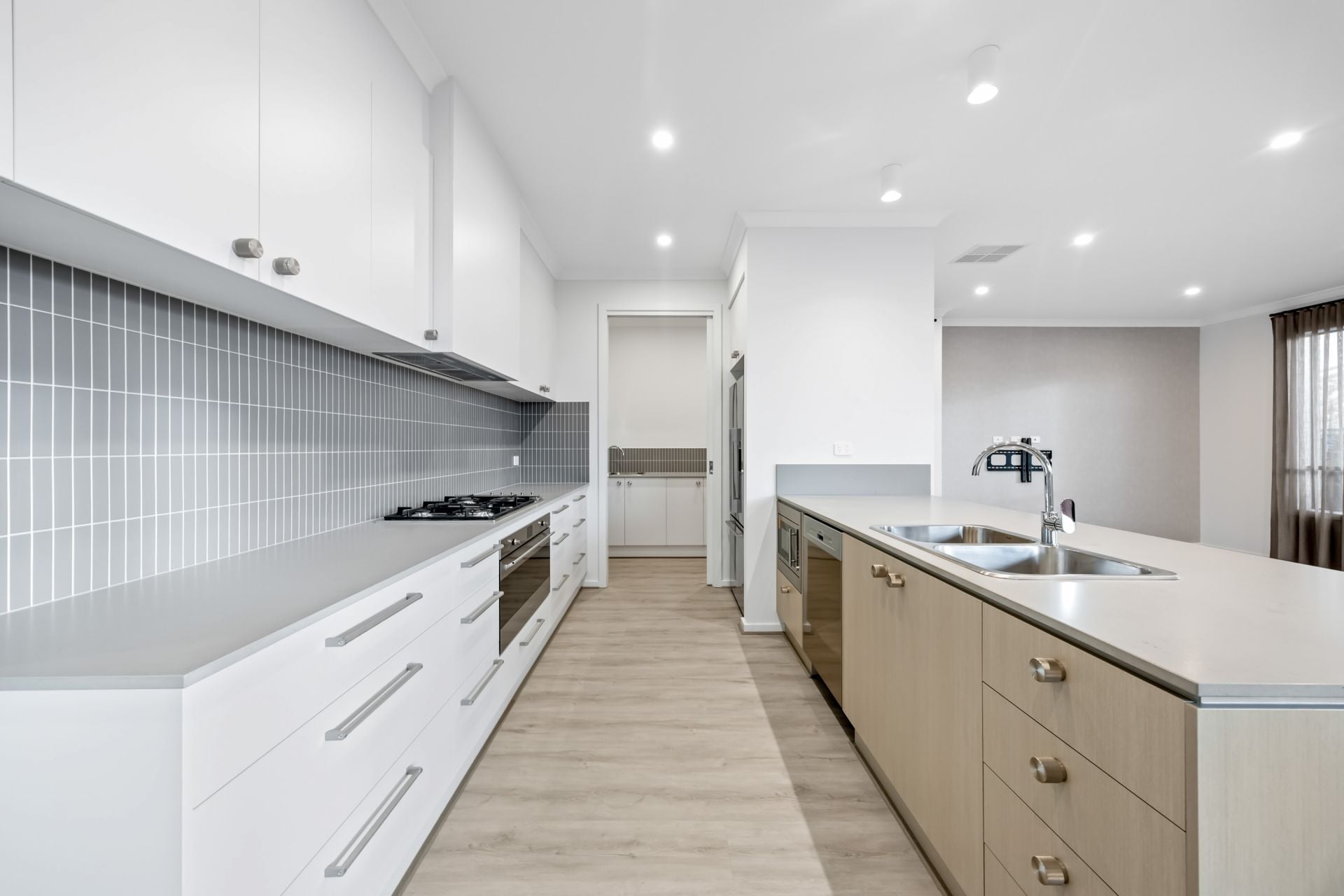24 Blomeley  Drive, Lucas, Lucas - Thumbnail 5