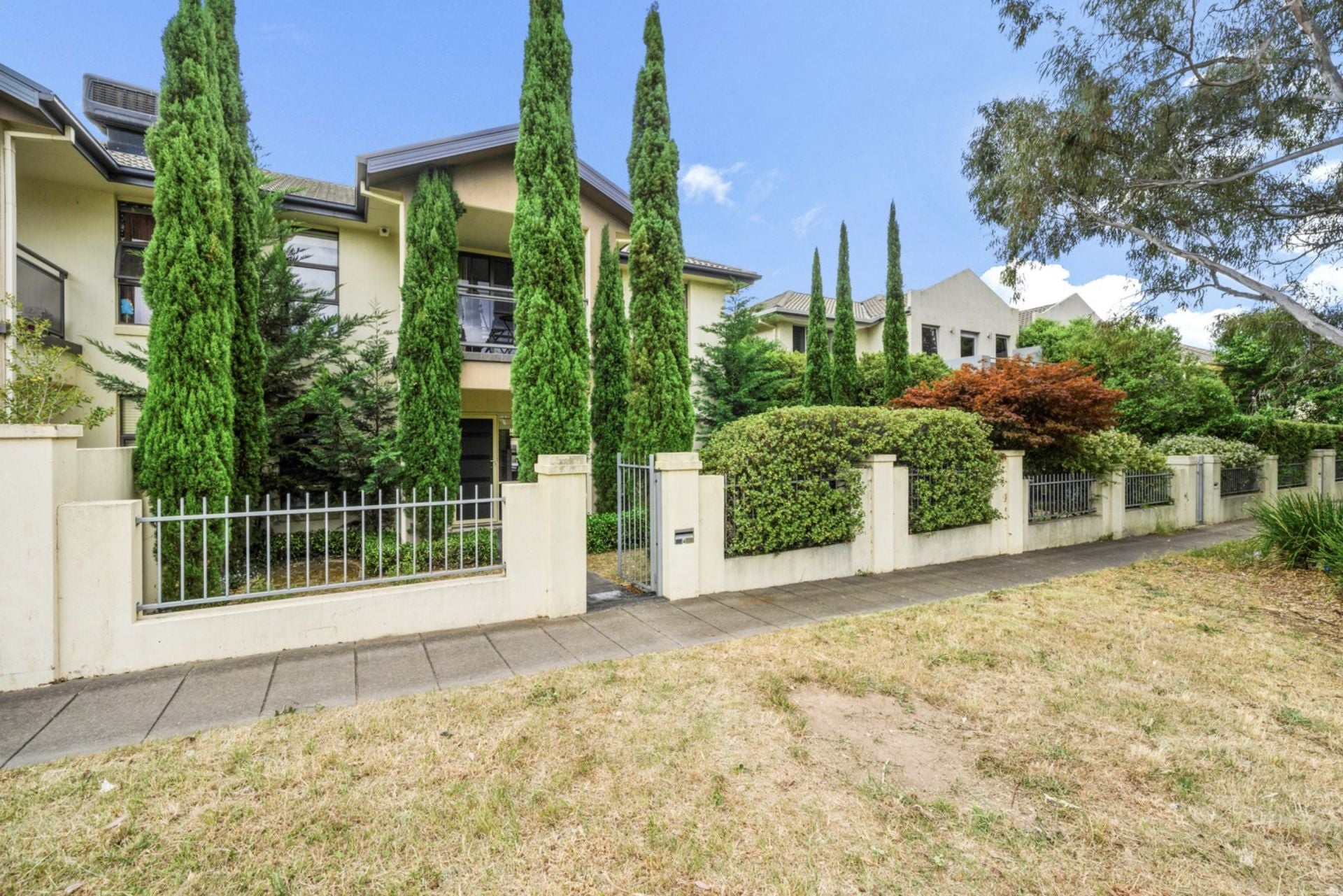 4 Ebor Lane, Harrison