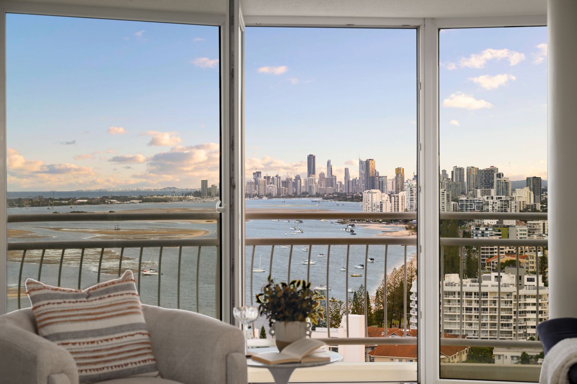 21D/5 Bayview Street, Runaway Bay - Thumbnail 3
