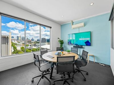 NEWSTEAD STYLE AT AN UNBEATBLE PRICE - ALL OFFERS CONSIDERED!