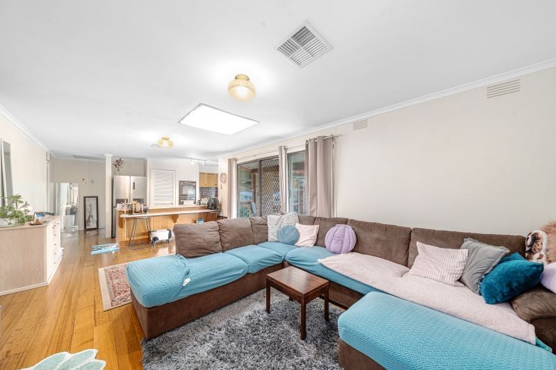1 Dalray Close, Mill Park
