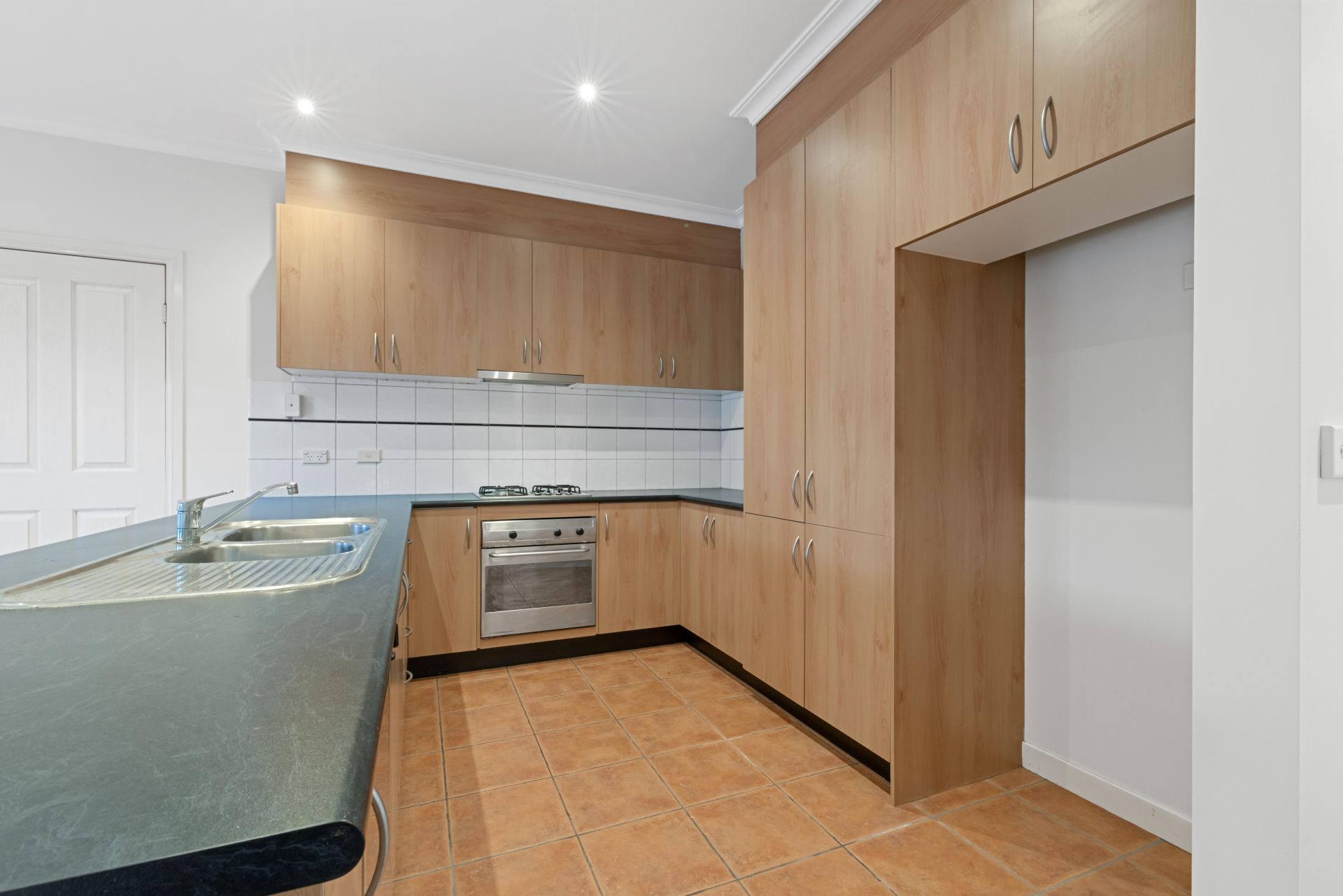 STYLISH 3 BEDROOM TOWNHOUSE