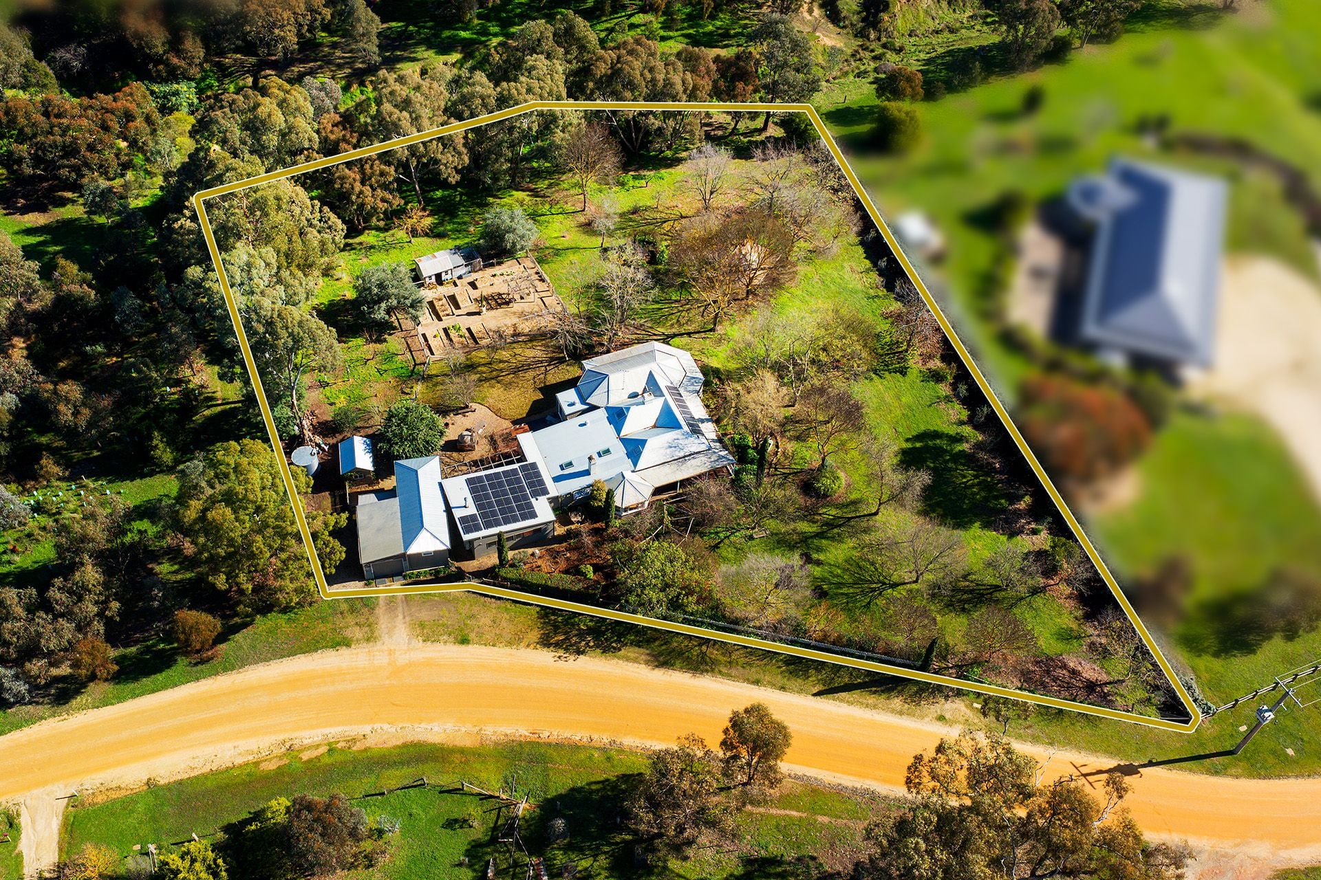 9 Mitchell Parade, Castlemaine - Thumbnail 2